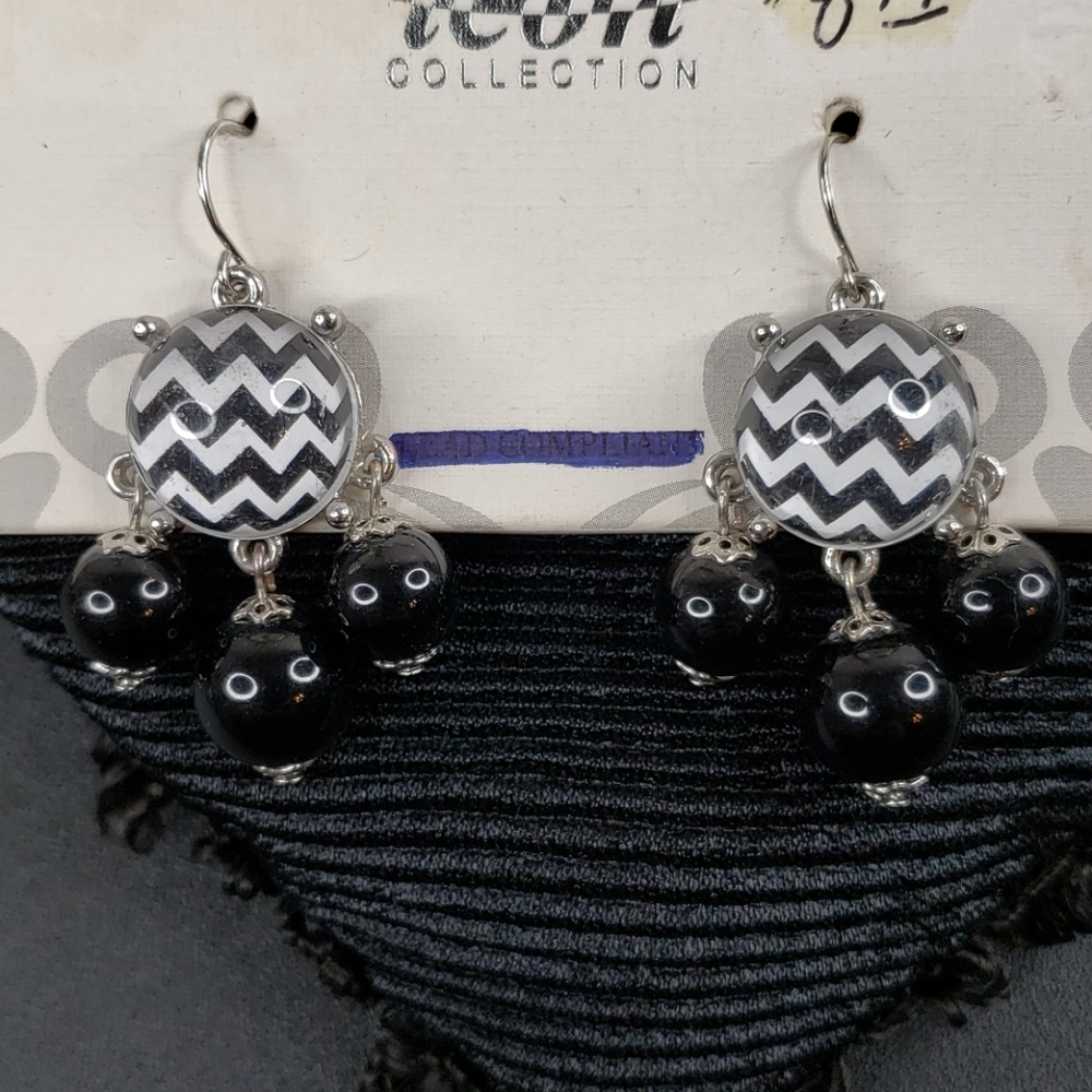 Chevron earrings.     E10